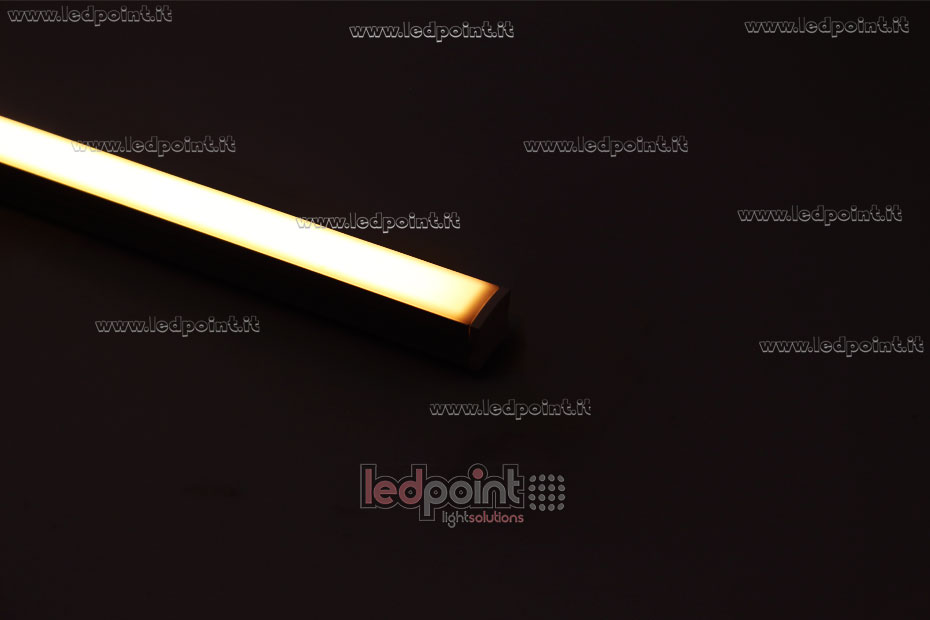 Barra led ricondizionata 17x15mm bianco caldo 2400-2600K IP64 24V 1465mm c.c. Barra led ricondizionata 17x15mm bianco caldo 2400-2600K IP64 24V 1465mm c.c.